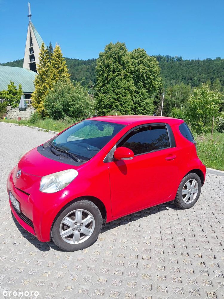 Toyota iQ - 3