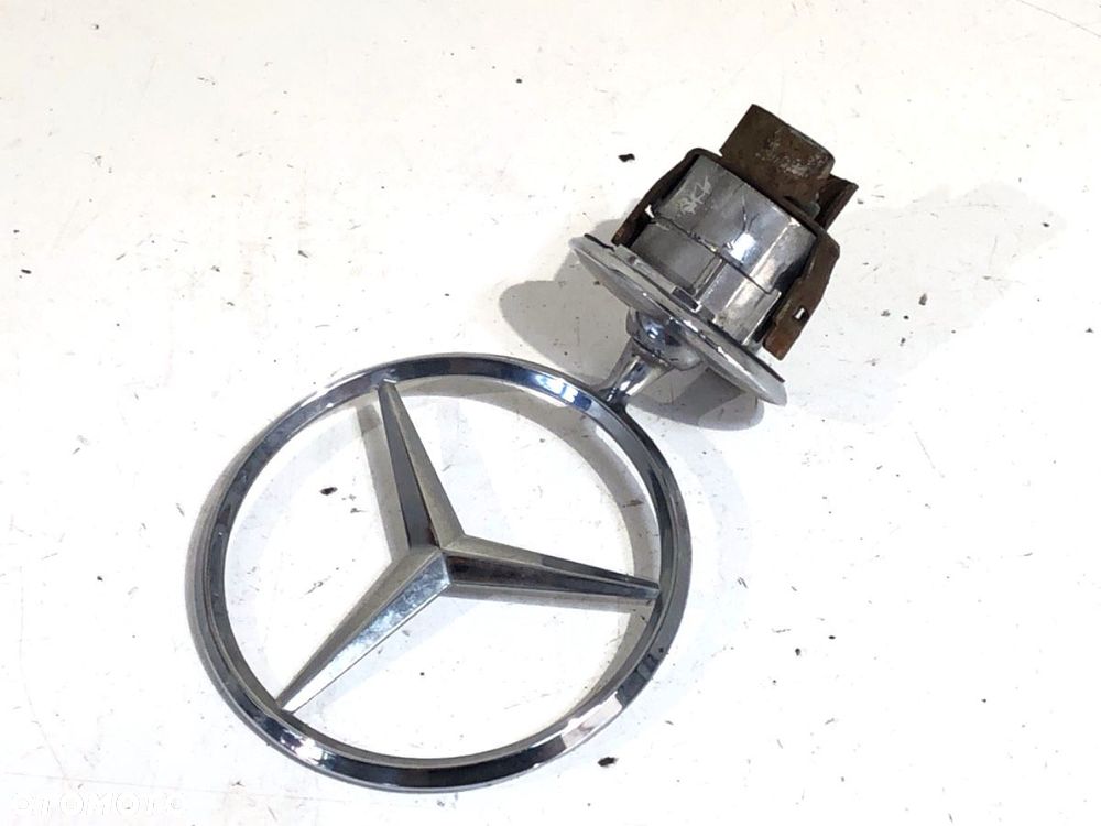 EMBLEMAT PRZÓD  MERCEDES-BENZ KLASA E T-Model (S212) 2009 - 2016 E 200 CDI / BlueTEC (212.205, - 2