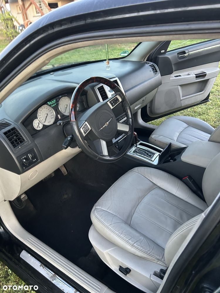 Chrysler 300C - 5