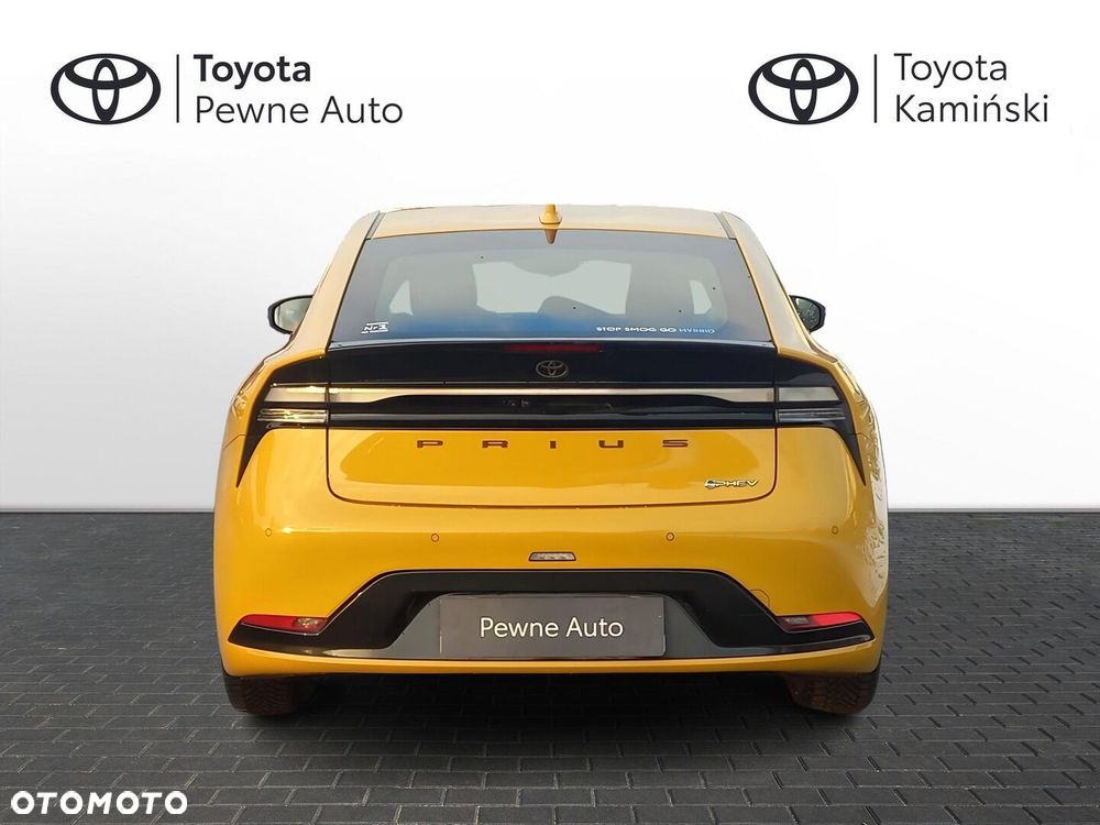 Toyota Prius - 4