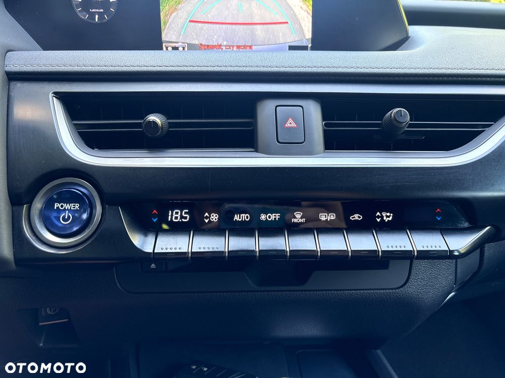 Lexus UX - 27