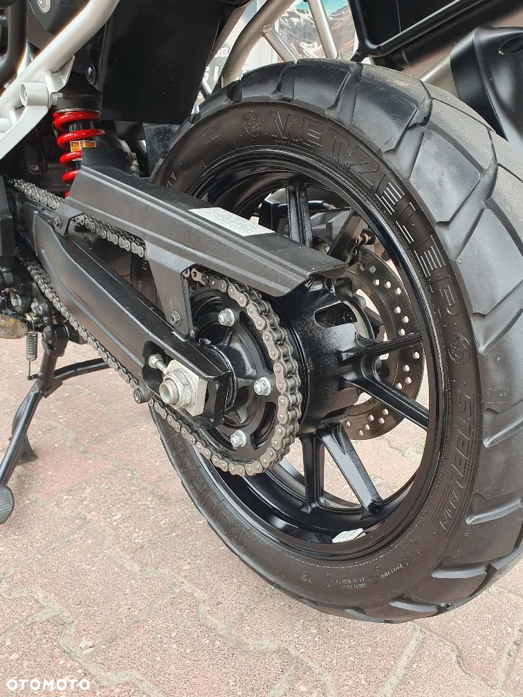Suzuki DL - 23