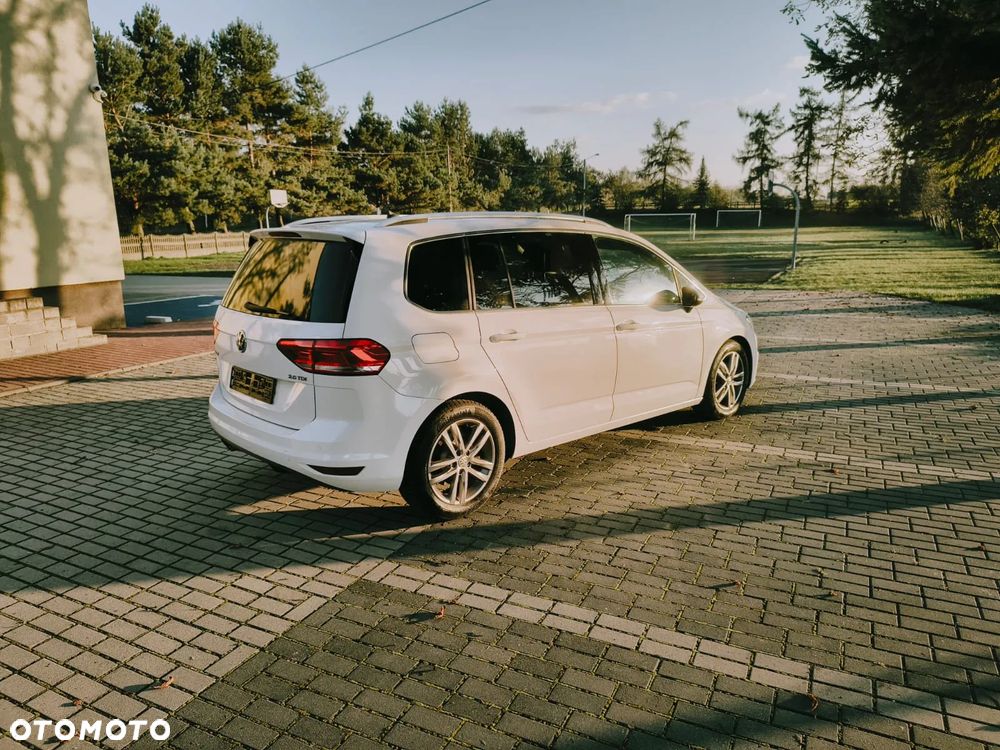 Volkswagen Touran 2.0 TDI BMT Highline DSG - 16