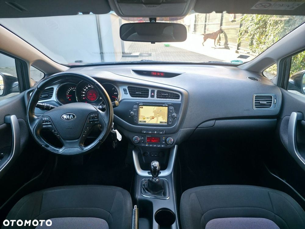 Kia Ceed - 11