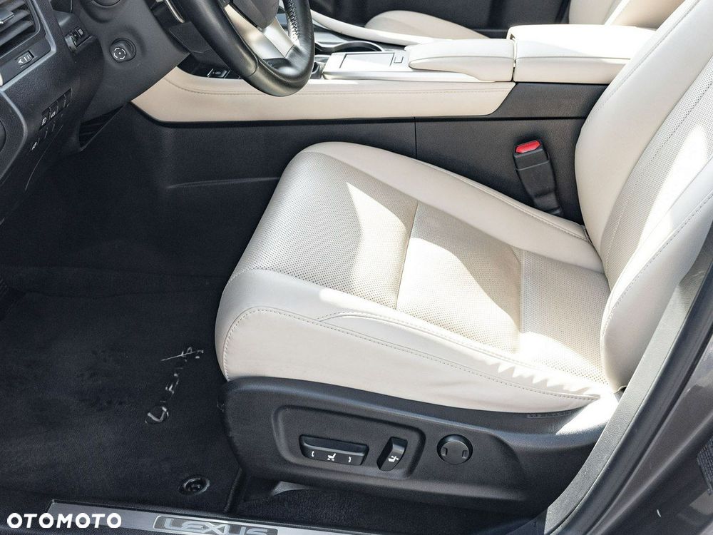 Lexus RX - 14