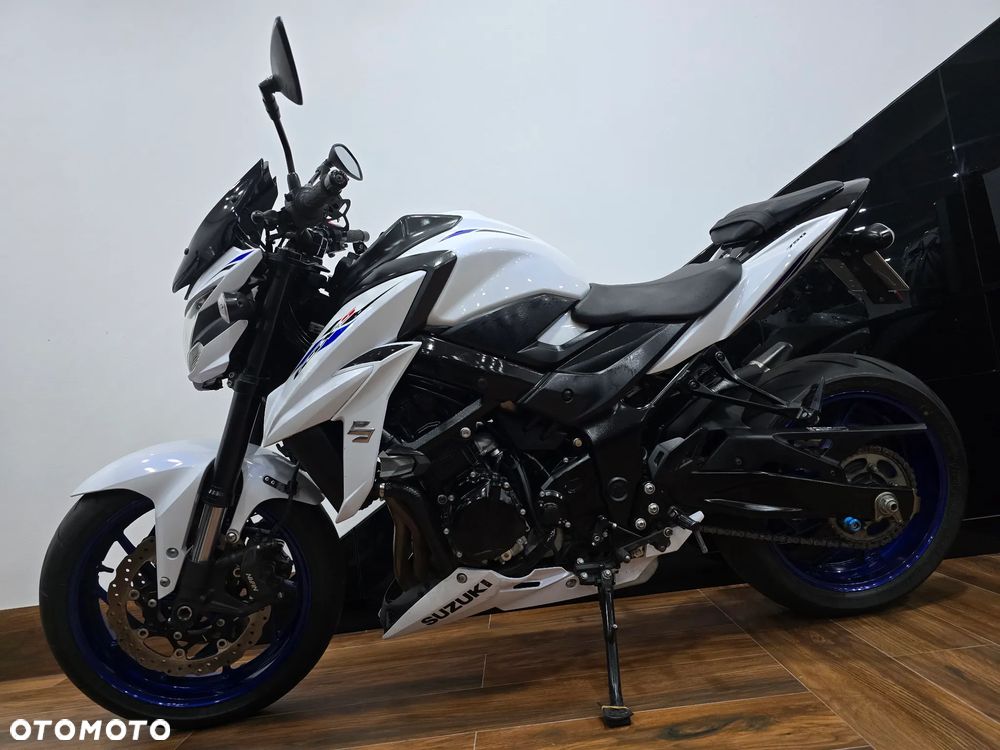 Suzuki GSX - 1