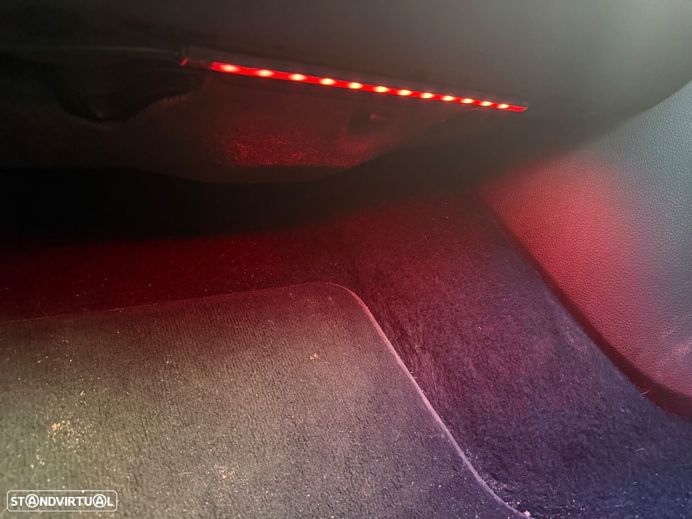 VW Golf 1.6 TDi Confortline - 2