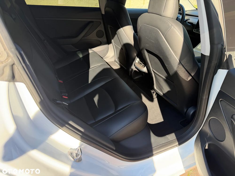 Tesla Model 3 - 7