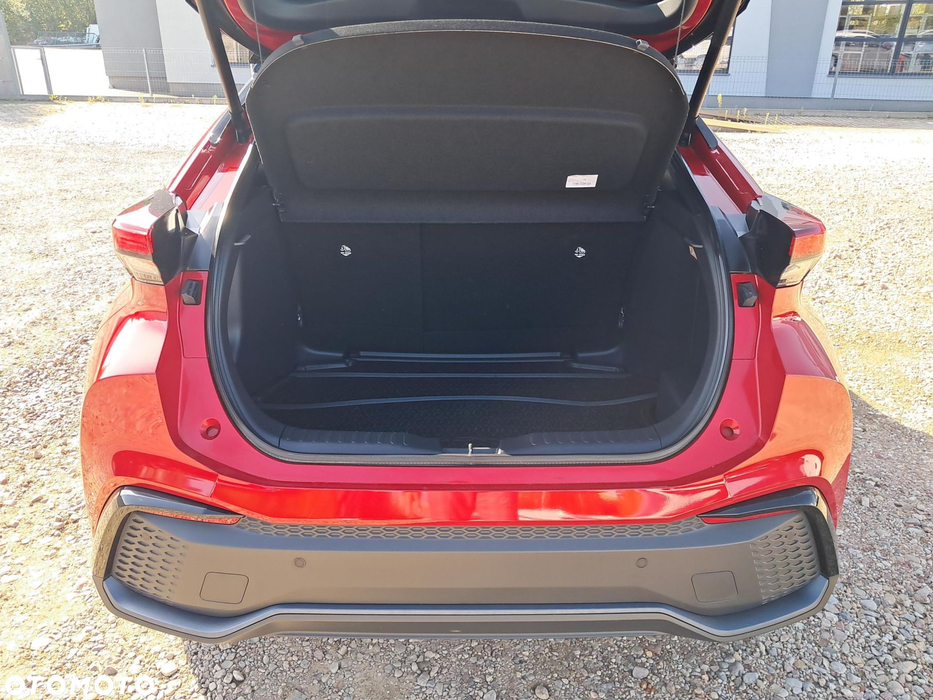 Toyota C-HR - 12