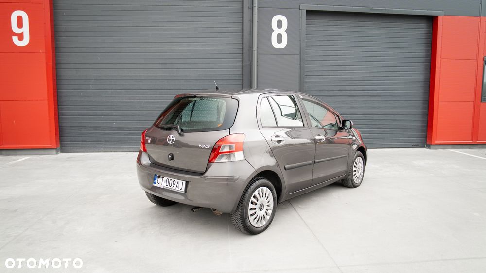 Toyota Yaris - 8
