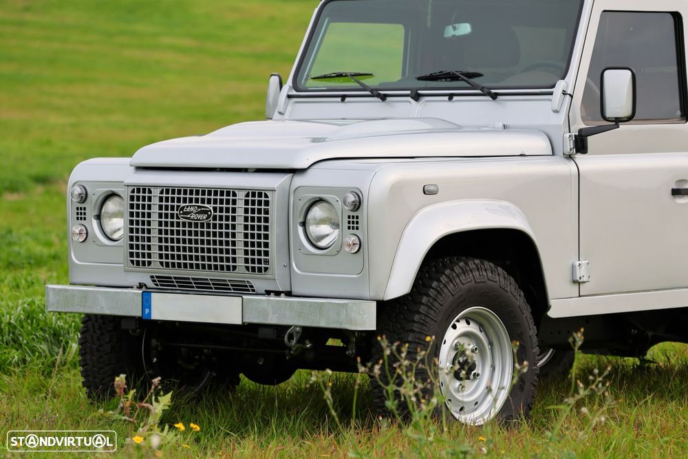 Land Rover Defender 90 2.4 CRD SE - 6