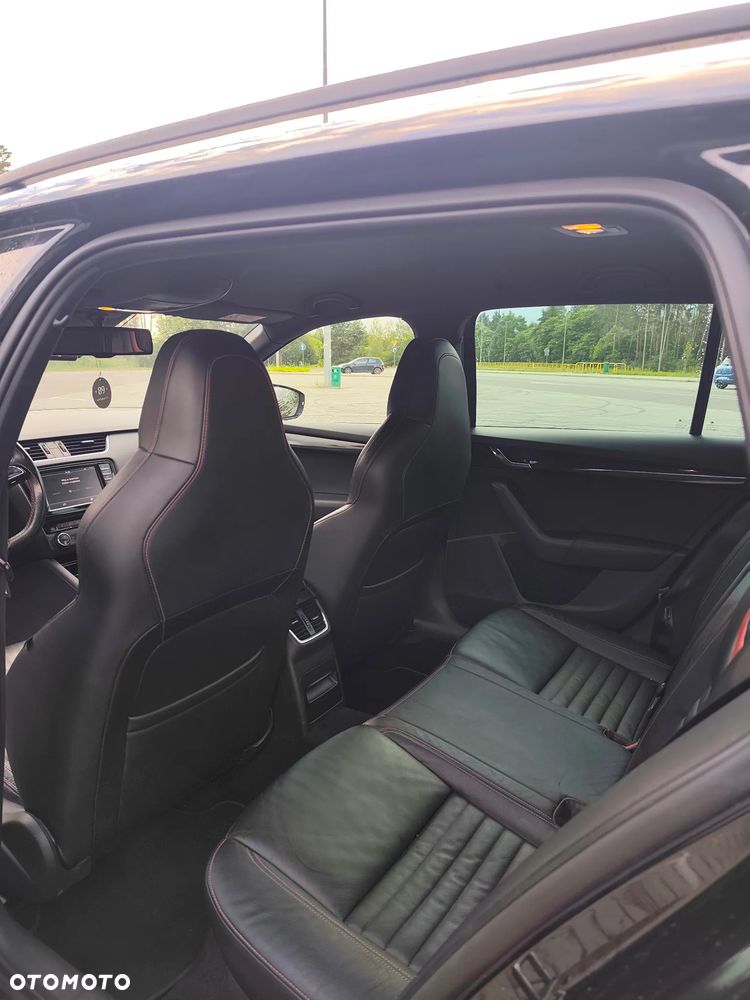 Skoda Octavia 2.0 TDI RS DSG - 19