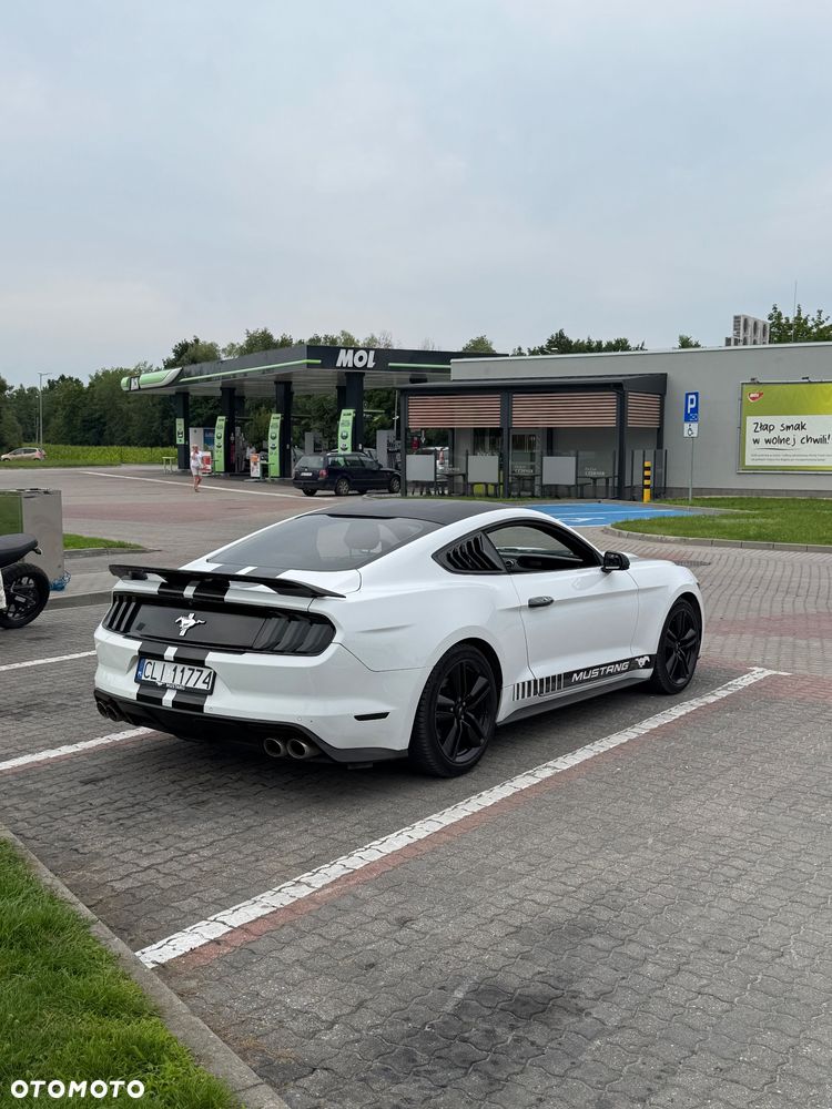 Ford Mustang - 9