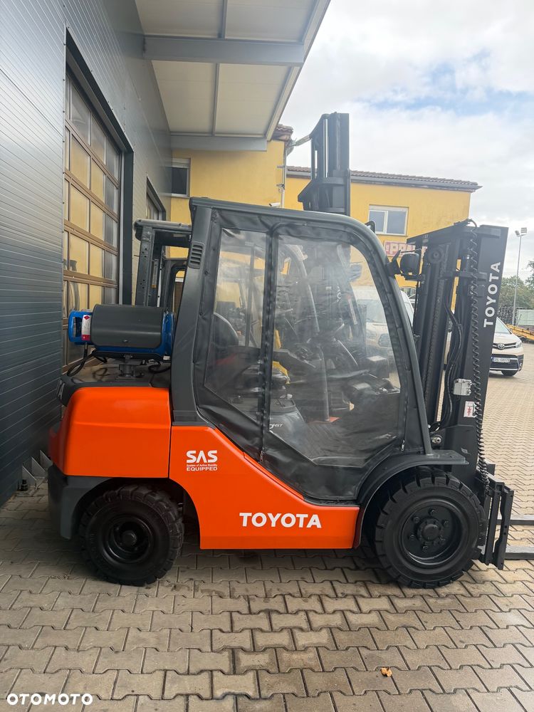 Toyota 8FGF30F - 3