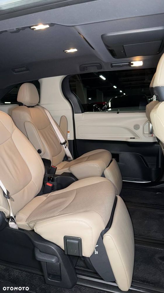 Toyota Sienna - 30