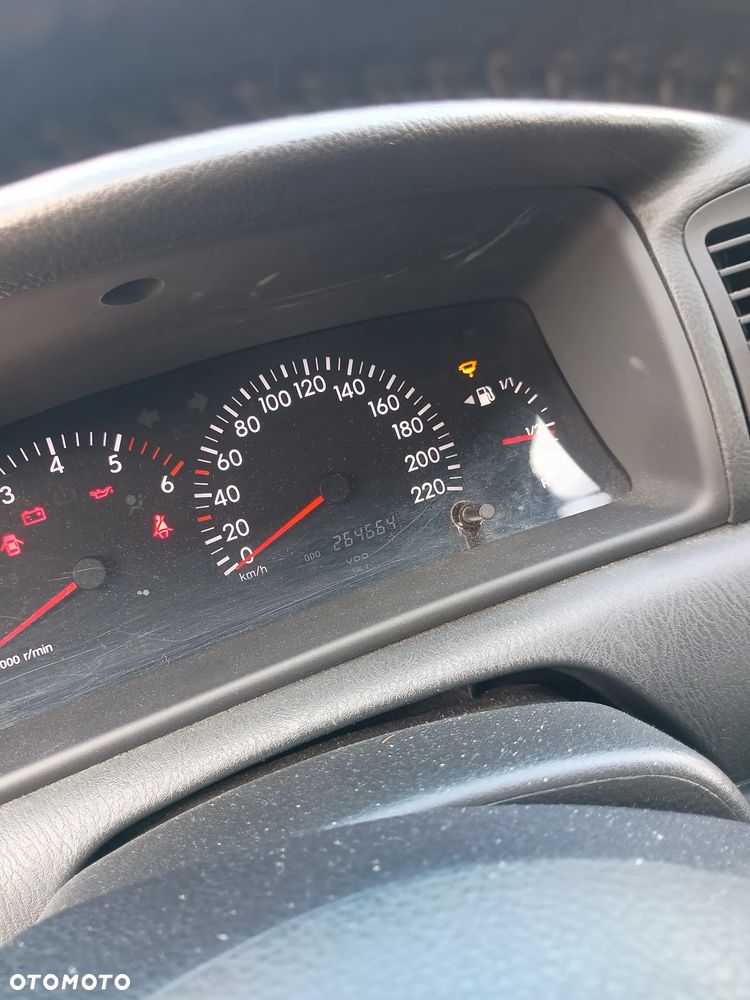 Toyota Corolla - 8
