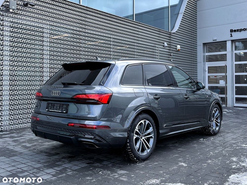 Audi Q7 - 11