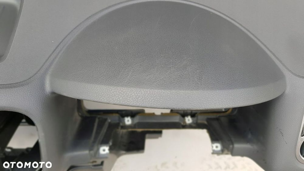 konsola VW Tiguan 5N0 anglik - 2