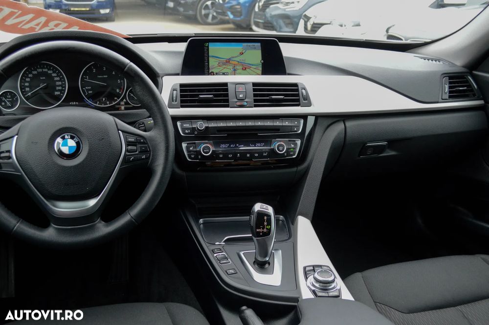 BMW Seria 3 320d Aut. Advantage - 29