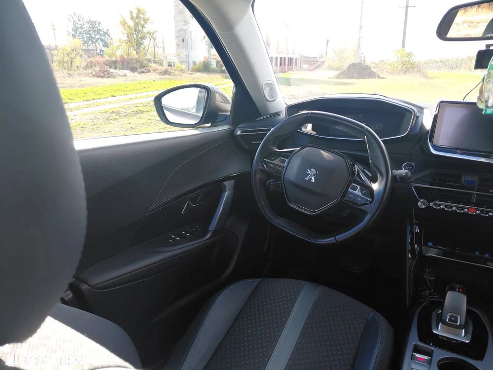Peugeot 2008 1.5 BlueHDI 130 S&S EAT8 Allure - 8