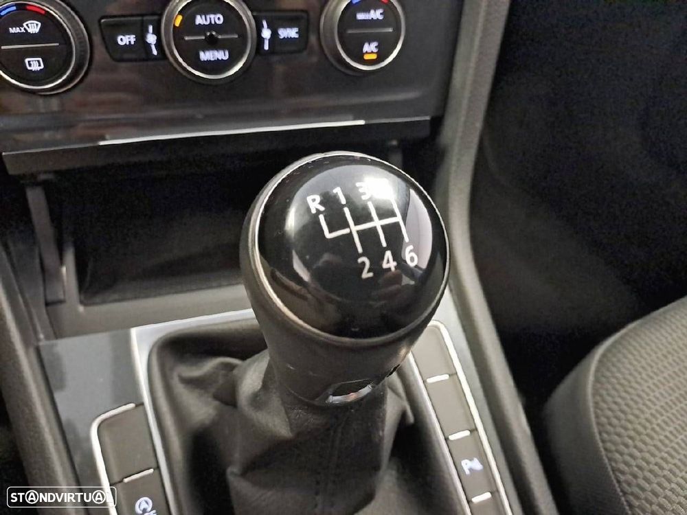 VW Golf 1.0 TSI Stream - 23