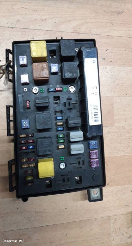 Caixa Fusiveis Opel Astra H (A04) - 1