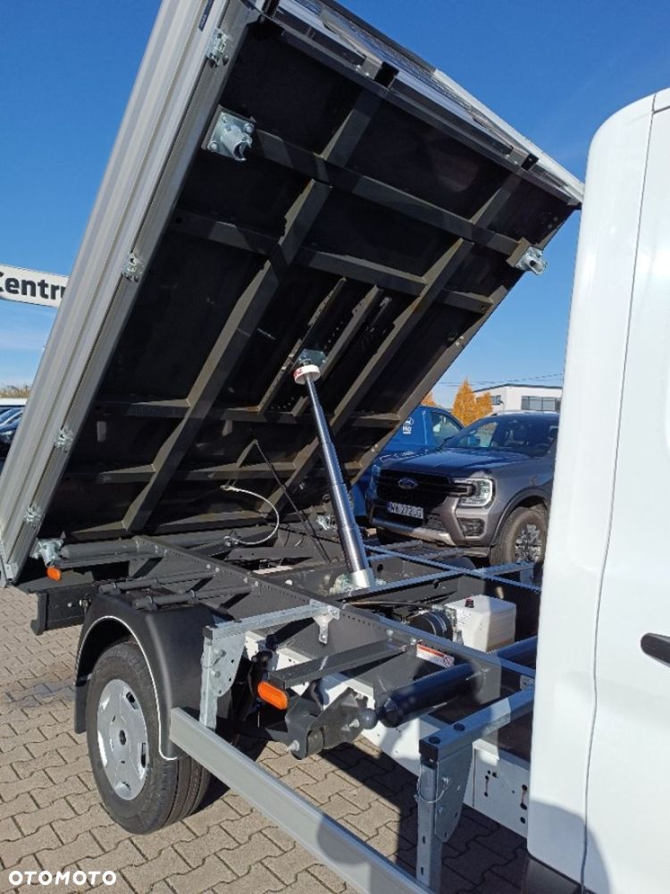 Ford Transit - 13