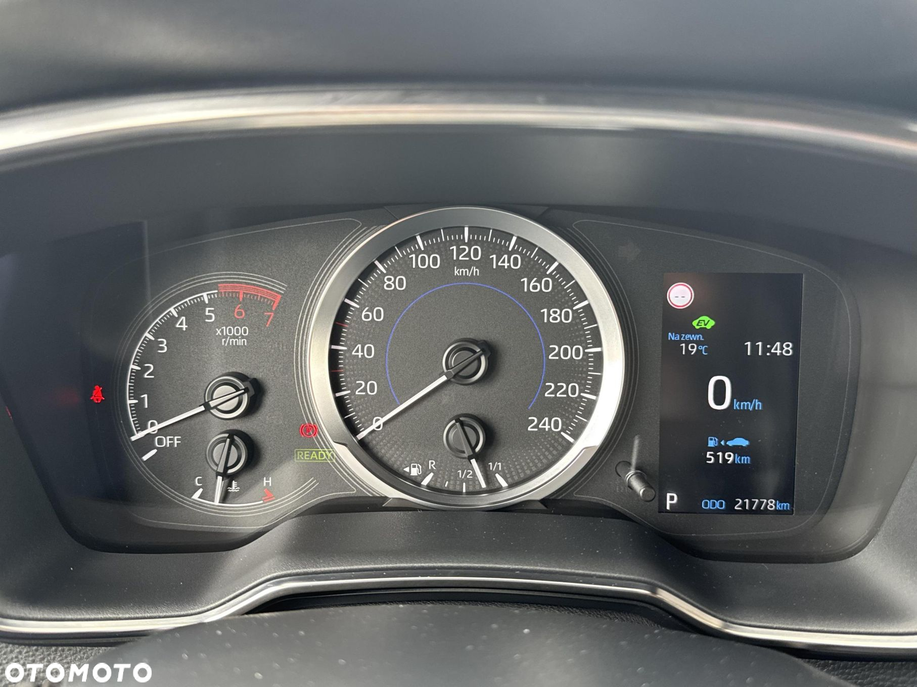 Toyota Corolla 1.8 Hybrid Comfort - 17
