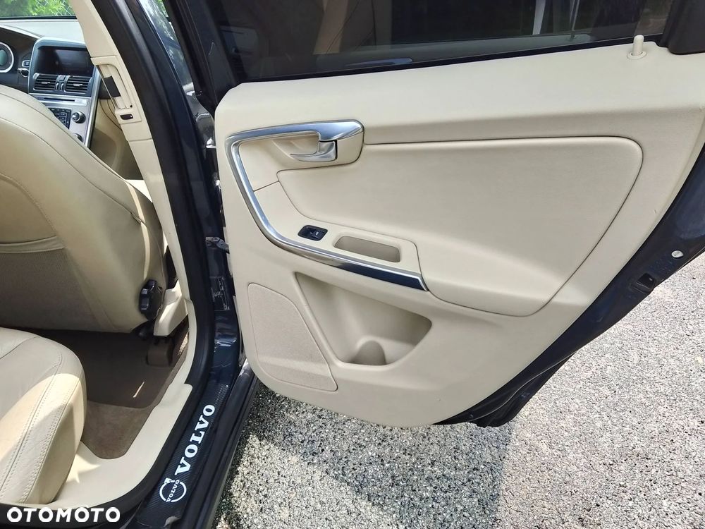 Volvo XC 60 D4 Geartronic Momentum - 6