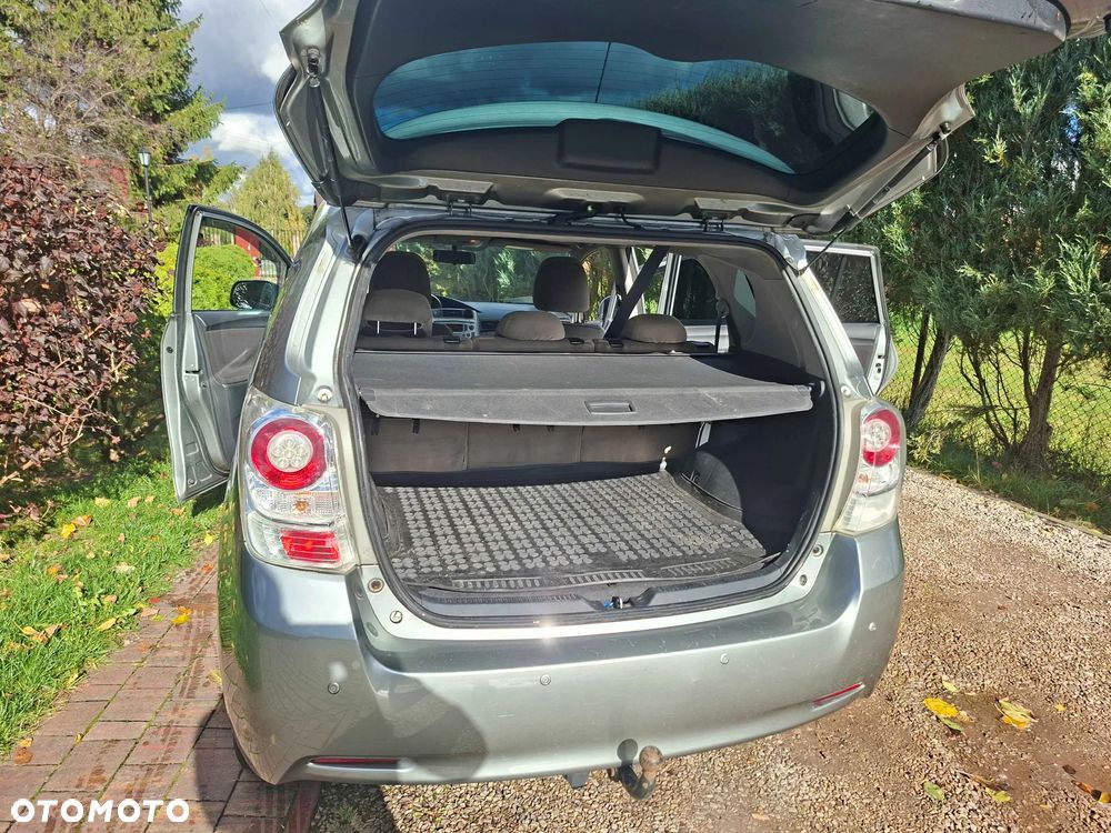 Toyota Verso 1.8 Sol - 8