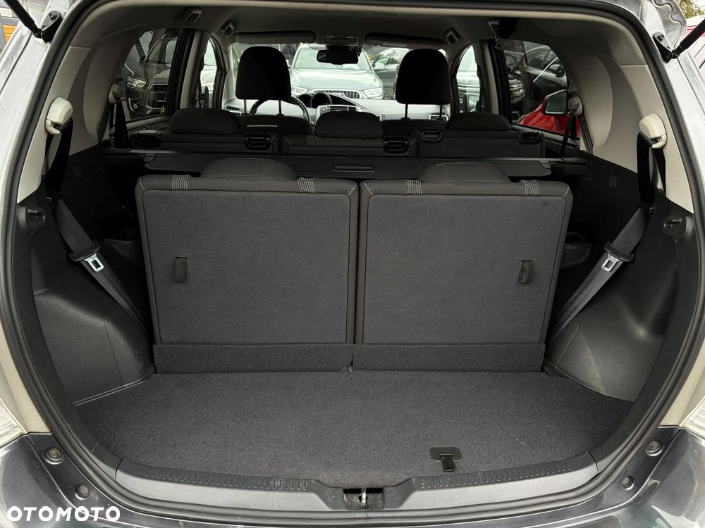 Toyota Verso - 36