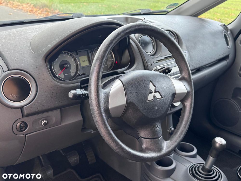 Mitsubishi Colt - 10