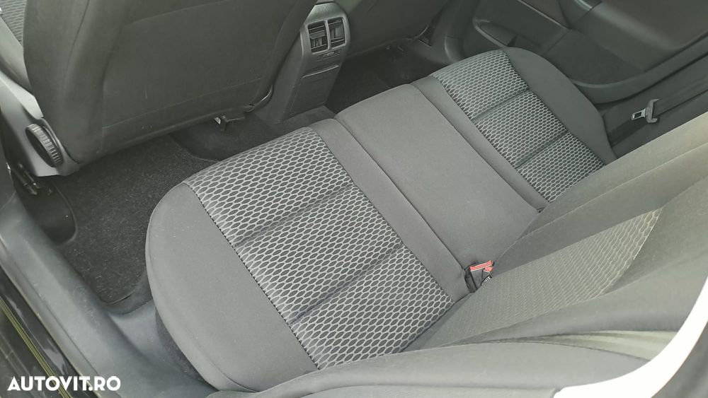 Volkswagen Golf 1.6 TDI BlueMotion Technology Cup - 15