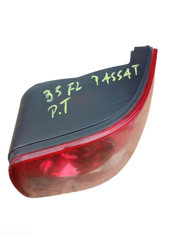 LAMPA PRAWA TYLNA TYŁ VW PASSAT B5 LIFT 11-A209B PASSAT B5 - 2
