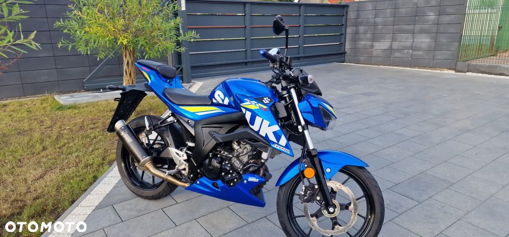 Suzuki GSX - 6