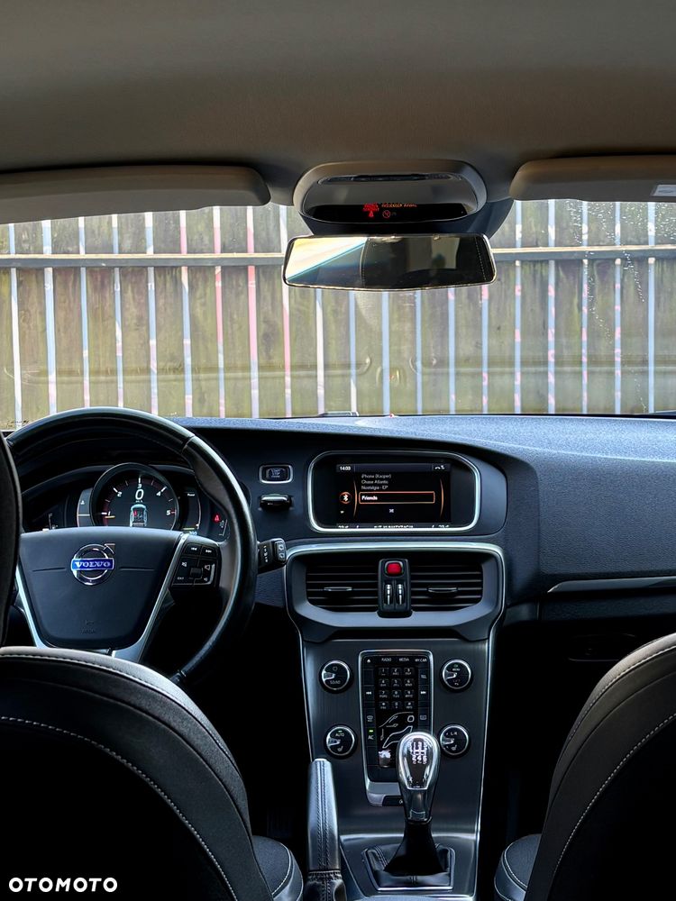 Volvo V40 D2 - 15