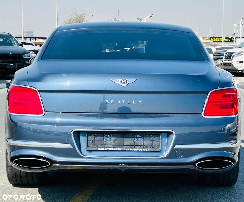 Bentley Flying Spur - 3