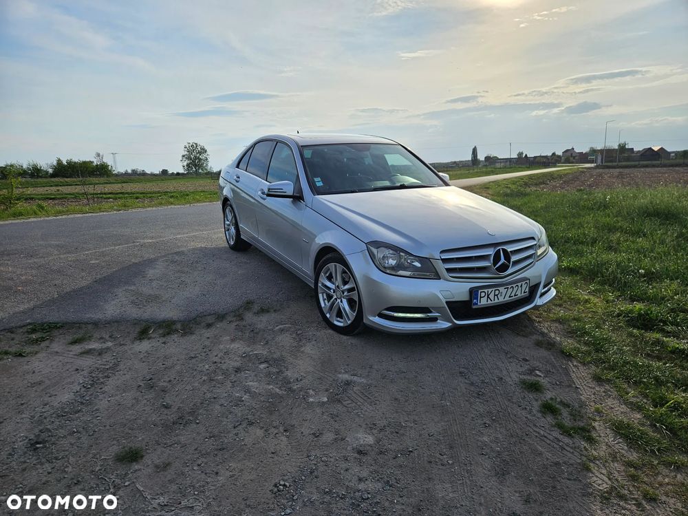 Mercedes-Benz Klasa C 220 CDI DPF (BlueEFFICIENCY) 7G-TRONIC Avantgarde - 7