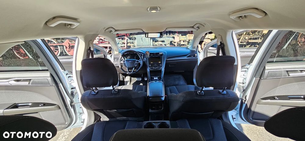 Ford Mondeo - 34