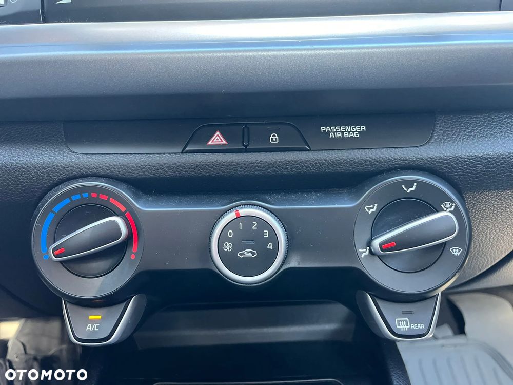 Kia Rio 1.2 M - 11