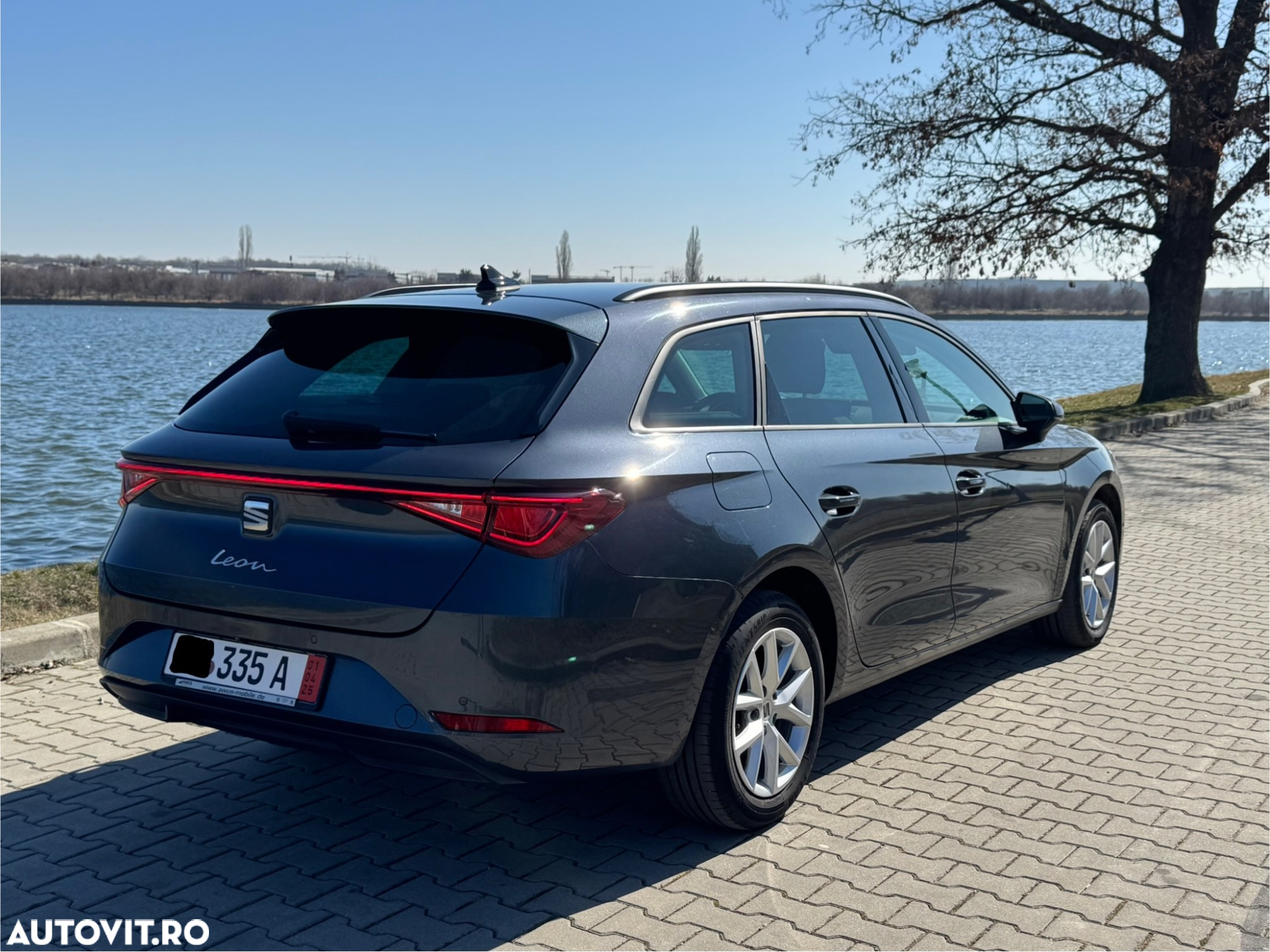 Seat Leon Sportstourer 2.0 TDI DSG Style Edition - 9