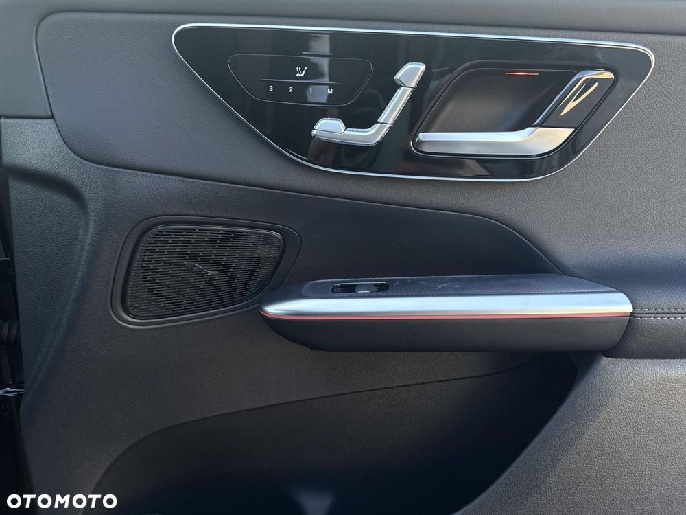 Mercedes-Benz GLC - 21