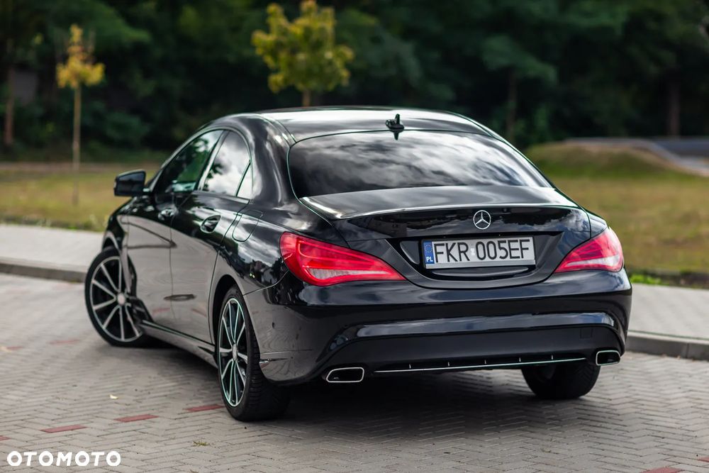 Mercedes-Benz CLA 180 7G-DCT - 11