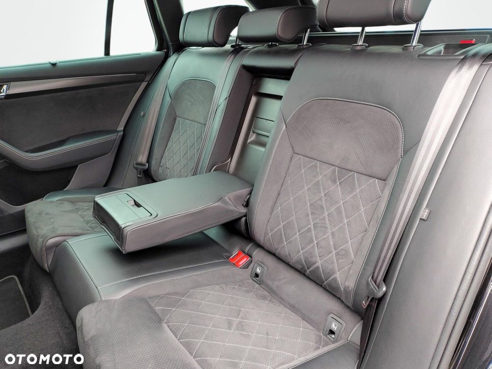 Skoda Superb 2.0 TDI SCR 4x4 Sportline DSG - 25