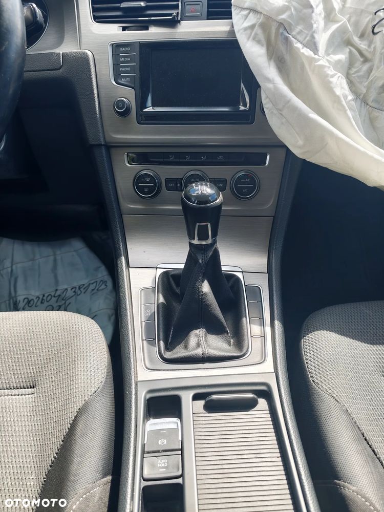 Volkswagen Golf - 20