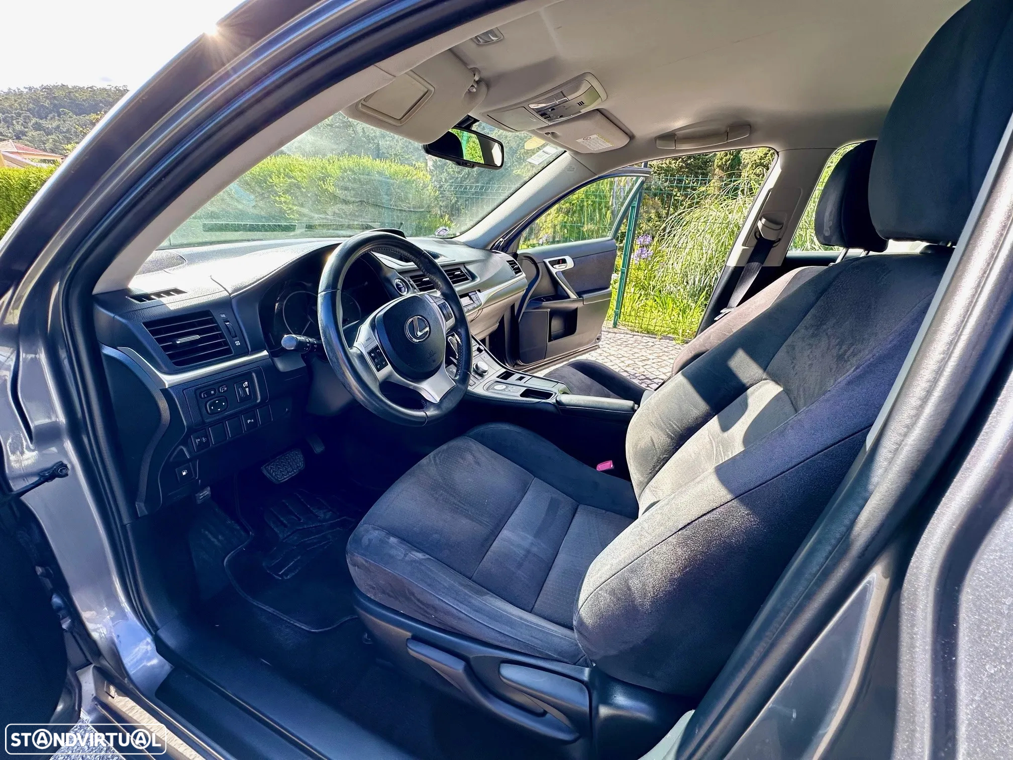 Lexus CT 200h - 11