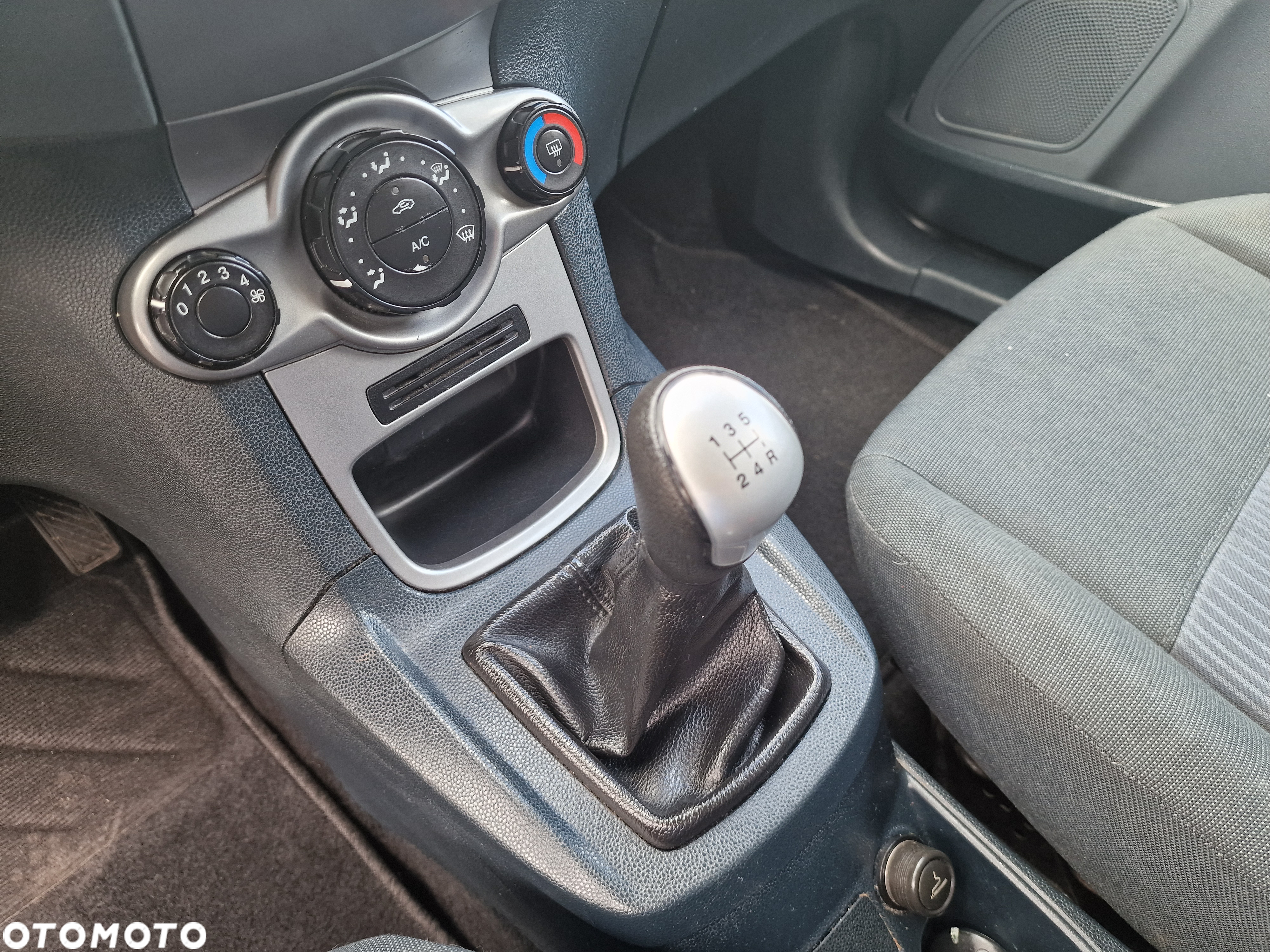 Ford Fiesta 1.25 Trend - 29