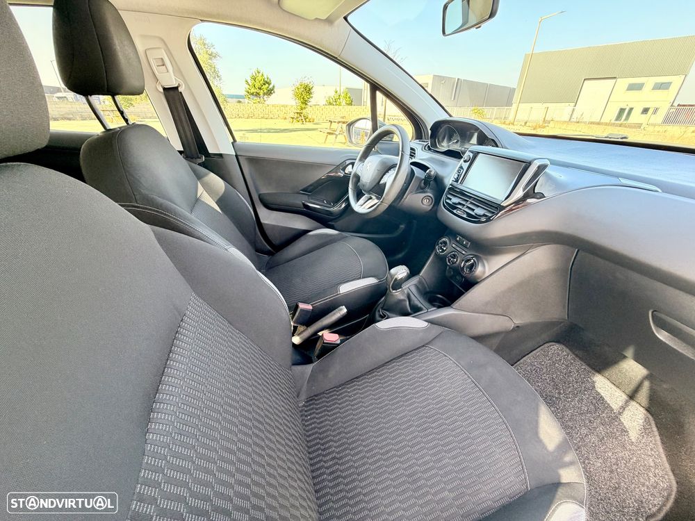 Peugeot 208 1.2 PureTech Style - 23