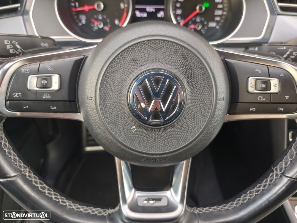 VW Passat Variant 2.0 TDi R-Line DSG - 16