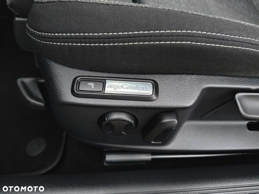 Volkswagen Passat - 17